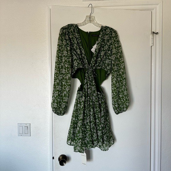 Abercrombie & Fitch | Dresses | Abercrombie Cut Out Floral Green Dress | Poshmark Abercrombie & Fitch | Dresses | Abercrombie Cut Out Floral Green Dress | Poshmark